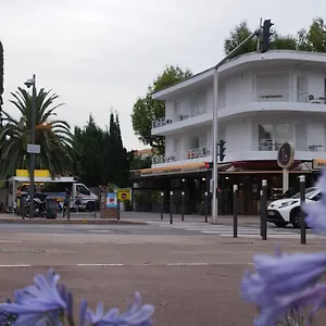 Appartement Eden - 300m De La Mer , Parking Privatif Inclus, Juan-les-Pins